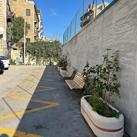 Go Go House 2 Casa Aprile Apartment Палермо Екстериор снимка