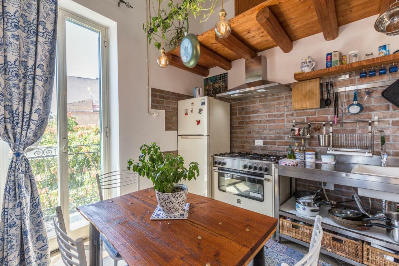 Go Go House 2 Casa Aprile Apartment Палермо Екстериор снимка